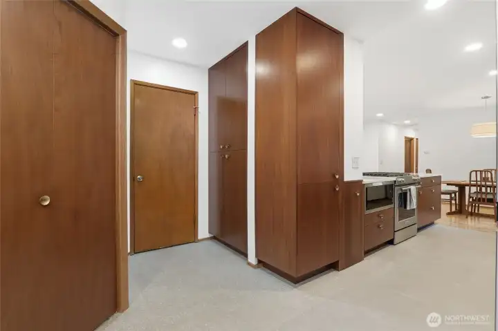 Powered pantry system