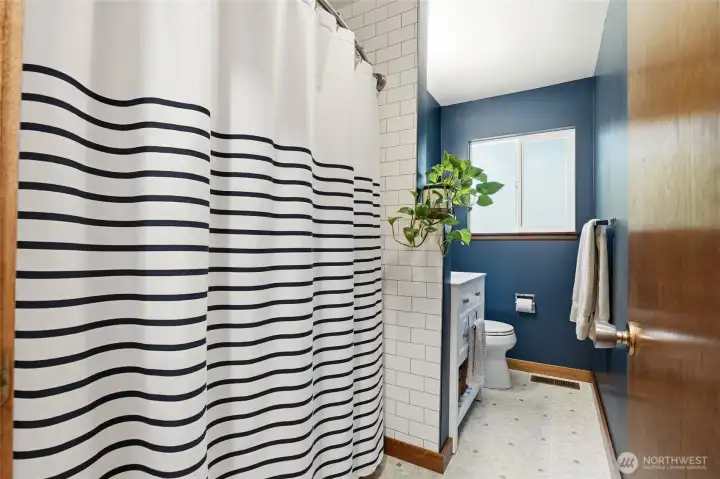 Full hallway bathroom