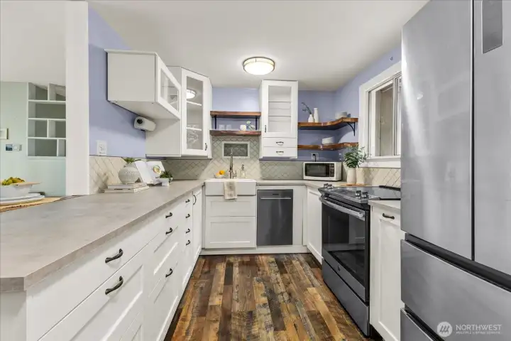 Beautiful countertops and cabinets Beautiful countertops and cabinets
