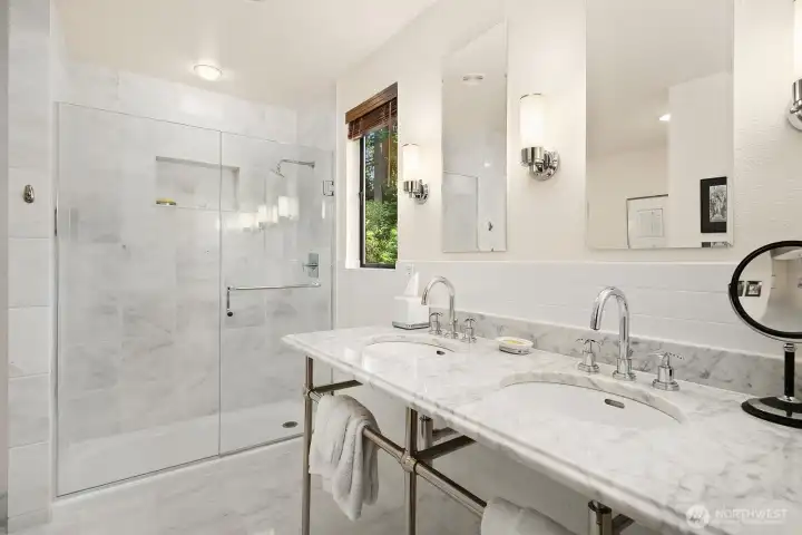 2nd primary suite bath