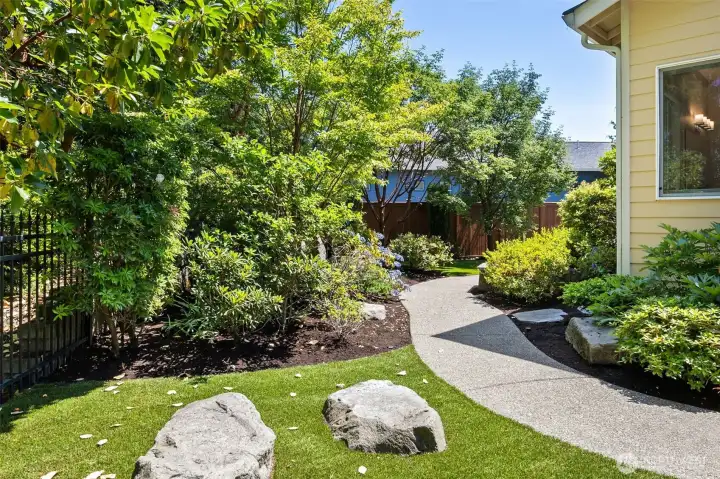 So many places to enjoy on this extra large lot with over 8,000 square feet is a rarity in Jubilee