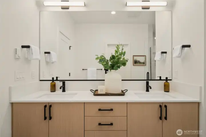Dual vanity keeps things organized and convenient for primary residents Dual vanity keeps things organized and convenient for primary residents