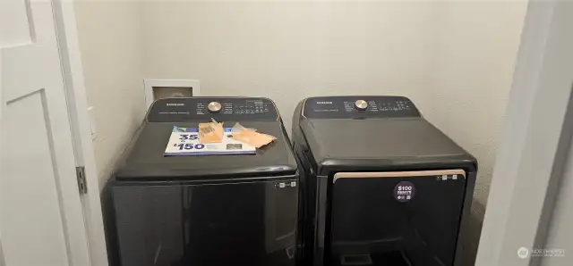 Laundry room with brand new washer/dryer