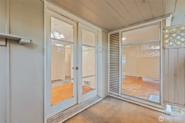 ENCLOSED PORCH/PATIO