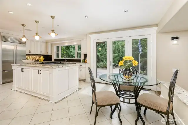 Kitchen island with Dacor gas stove and oven