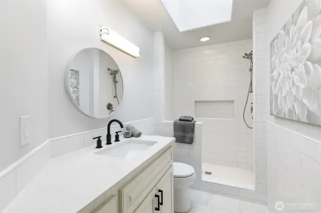 Upper bath with shower