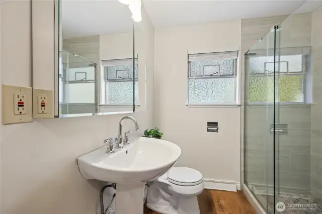 Main floor 2nd bathroom