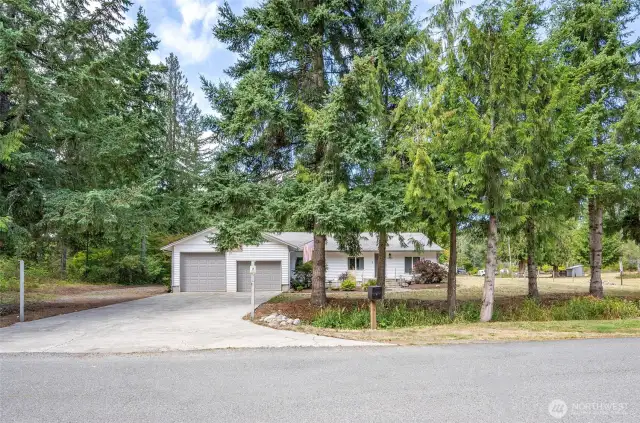 Experience country living at its best in this beautifully remodeled home!