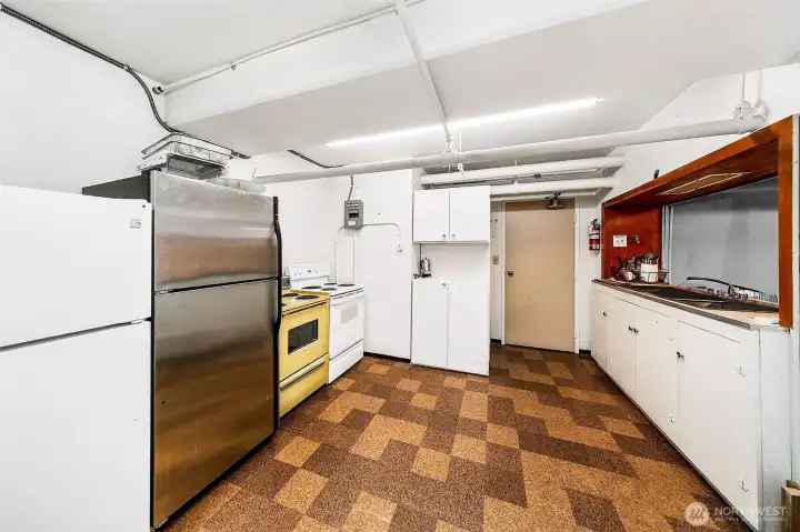 Extra kitchen space on the same floor
