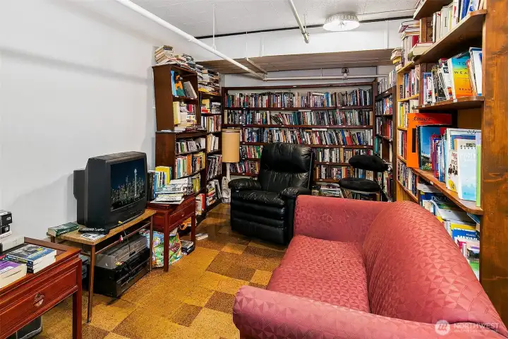 Extra hosting and entertaining space