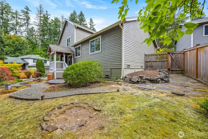 Large fully fenced yard