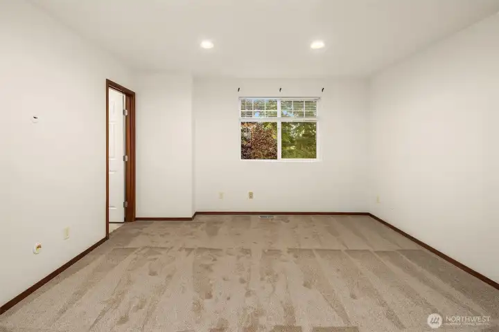 Large Primary Suite w/Walk in Closet and Private Bathroom