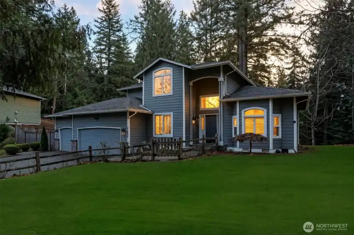 frontWelcoming curb appeal from the front of this home, perfectly situated at the end of a quiet cul-de-sac in the desirable Quail Creek neighborhood.