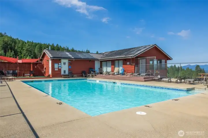 Sky Meadows Community Pool