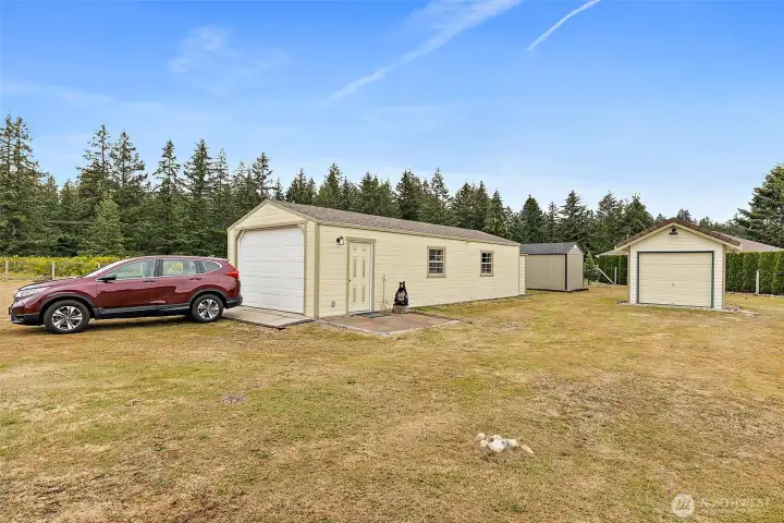 10 x 20 Insulated Workshop w/ 12" Slab Floor & 220!