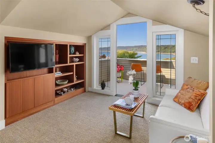 Gorgeous sunsets from your primary suite!