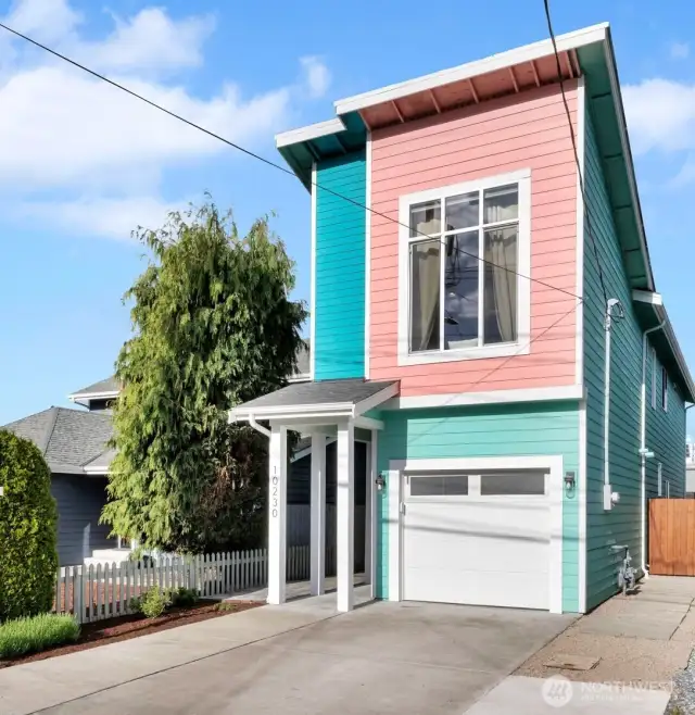Vibrant design welcomes you curbside!