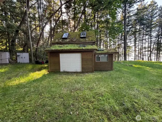 garage/cabin