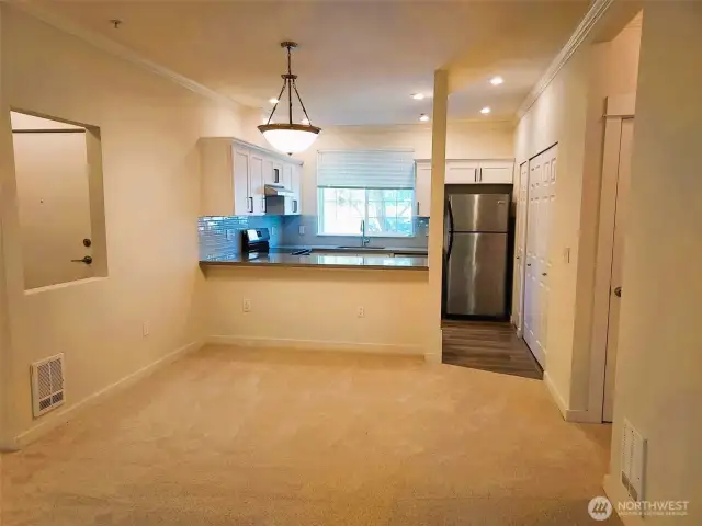 Kitchen & Dinning area