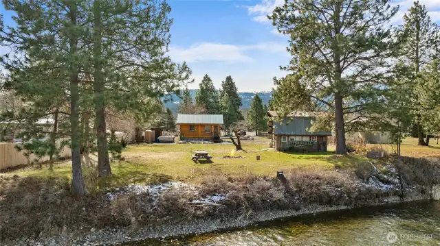 Medium Bank access from this 400 sqft cabin on the YAKIMA!!