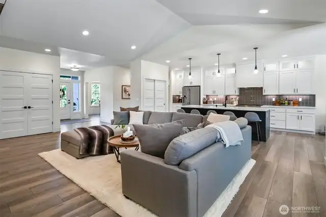 Vaulted ceilings, excellent lighting for the family to gather and relax