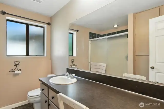 Primary Bedroom-Bathroom