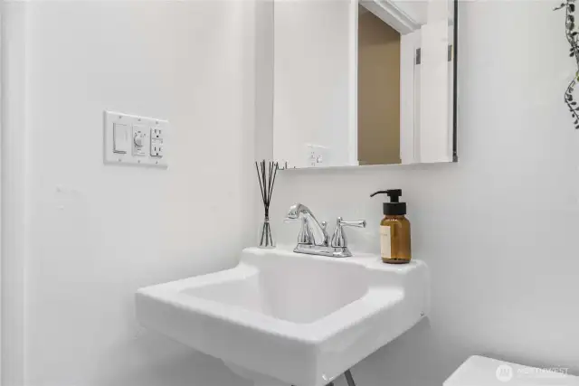 Stand-alone sink and cabinet mirror set