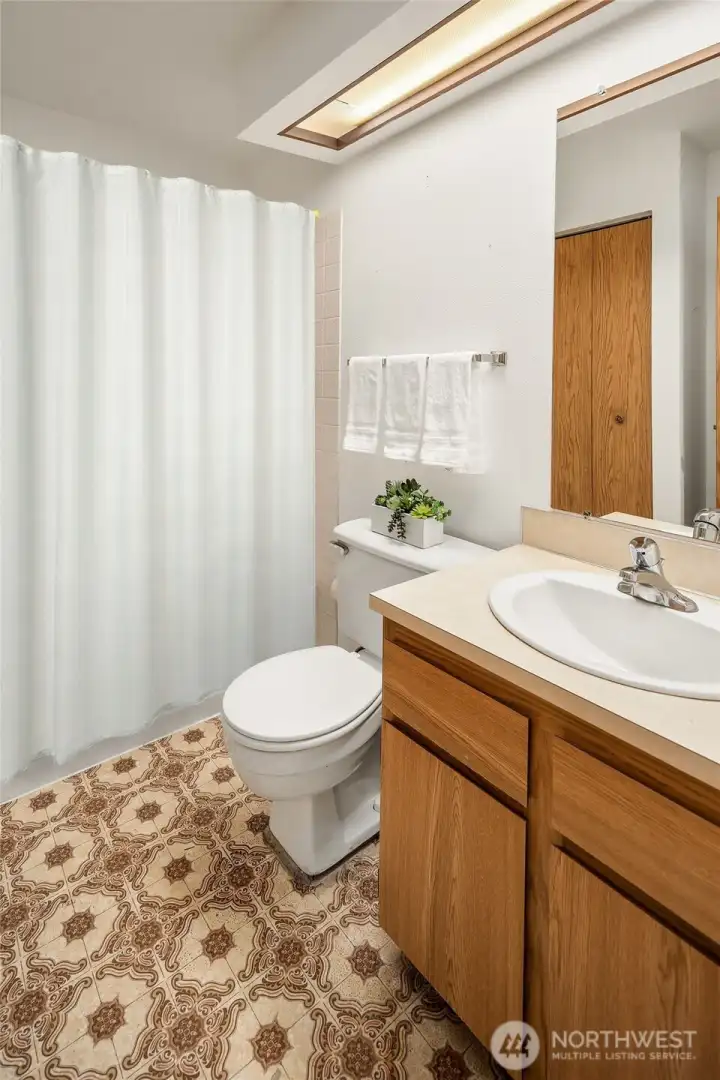 Downstairs full bath