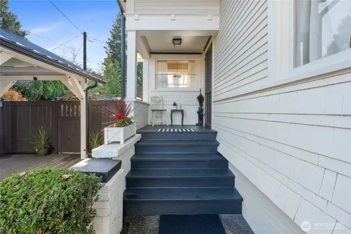 Side entrance off kitchen.
