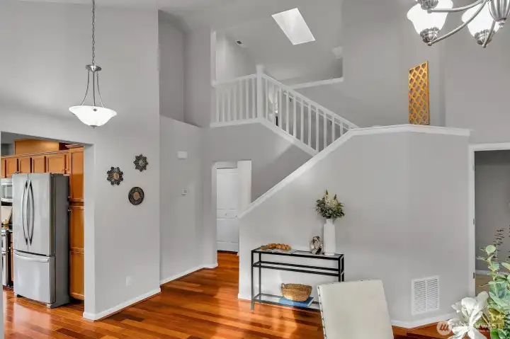 Vaulted ceilings, skylight