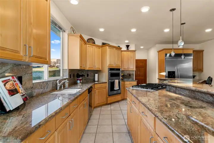 Beautiful granite counter tops and SS appliances