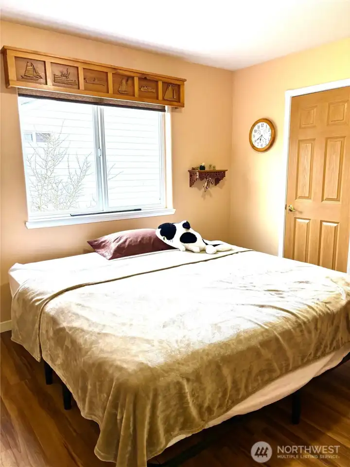 2nd bedroom