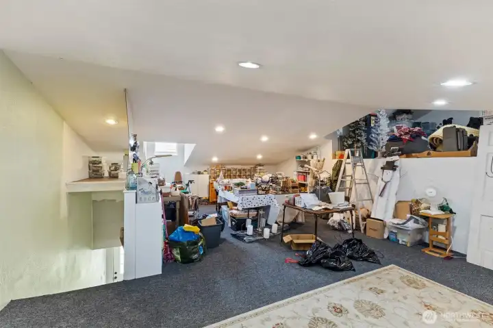 craft room above detached garage
