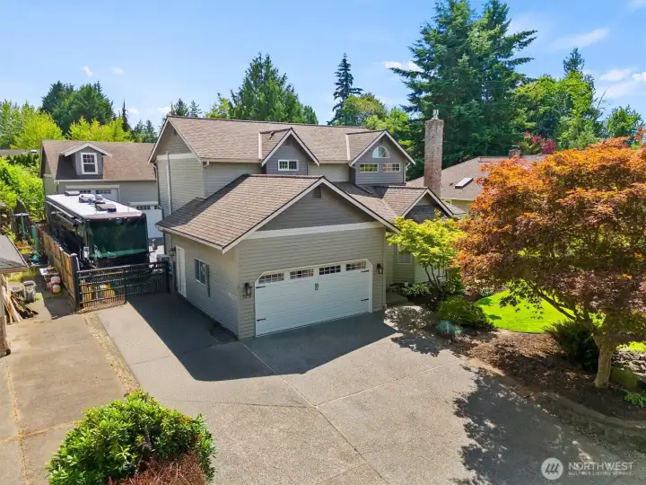 driveway can accommodate a 40ft RV