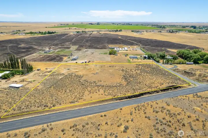 Property Lines are Approximate. Property Lines are Approximate.