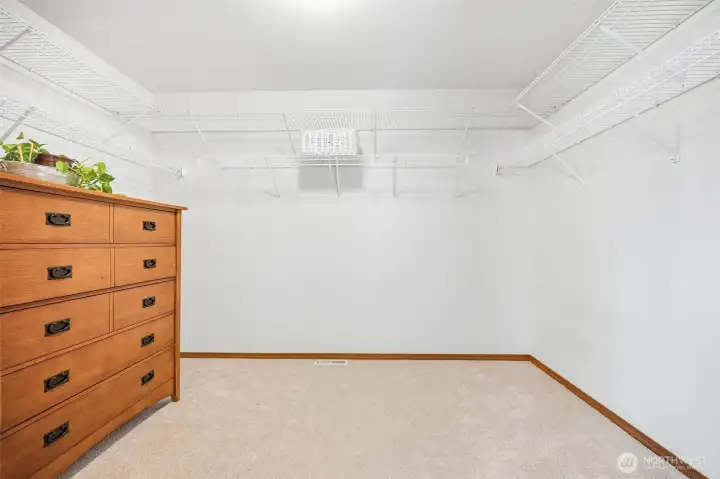Generous Primary Closet Generous Primary Closet