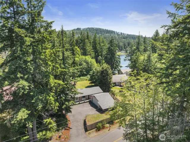 Private lake front oasis!