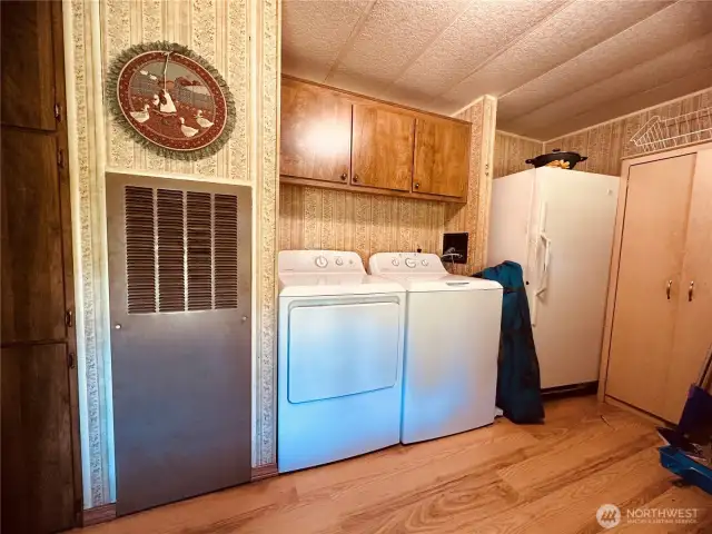Washer & Dryer Stay