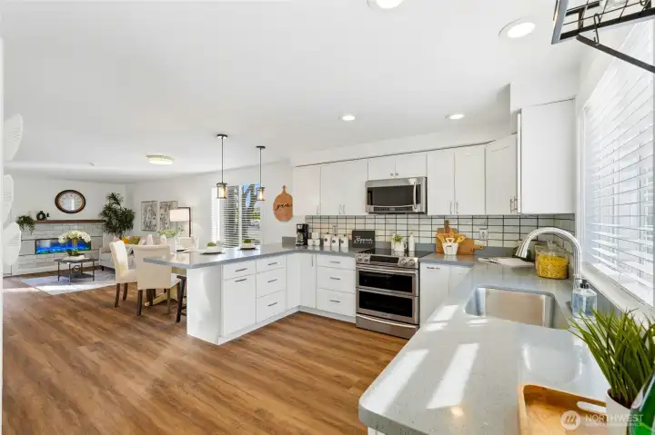 Fully remodeled kitchen built for both function and style.