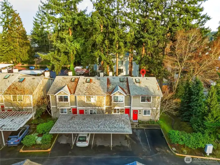 Ideally located near Edmonds College and Edmonds-Woodway High School.