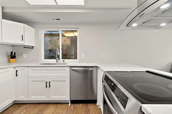 New Kitchen Cabinets