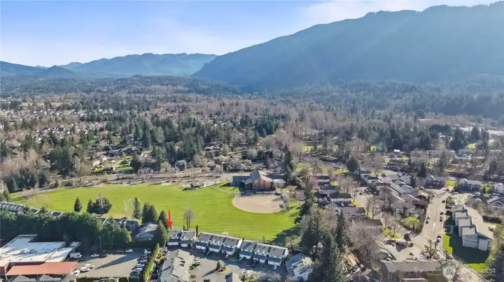 Close to Downtown, Shopping, Restaurants, and More