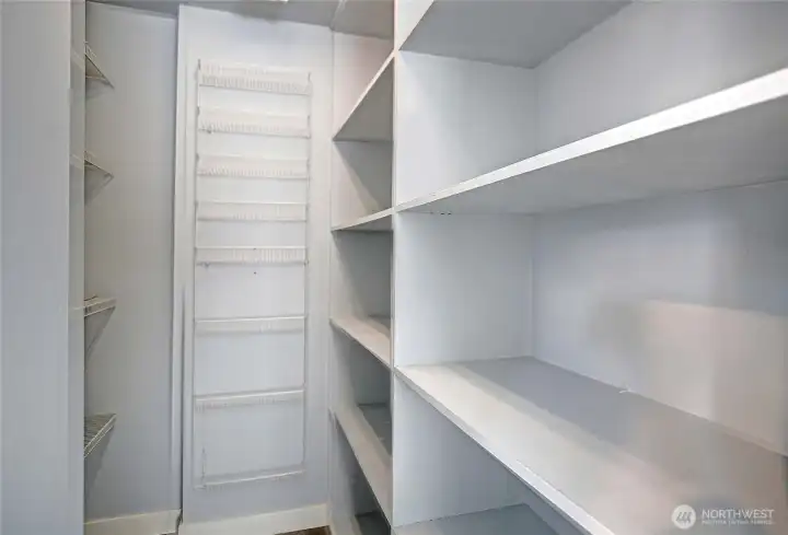 Walk in pantry