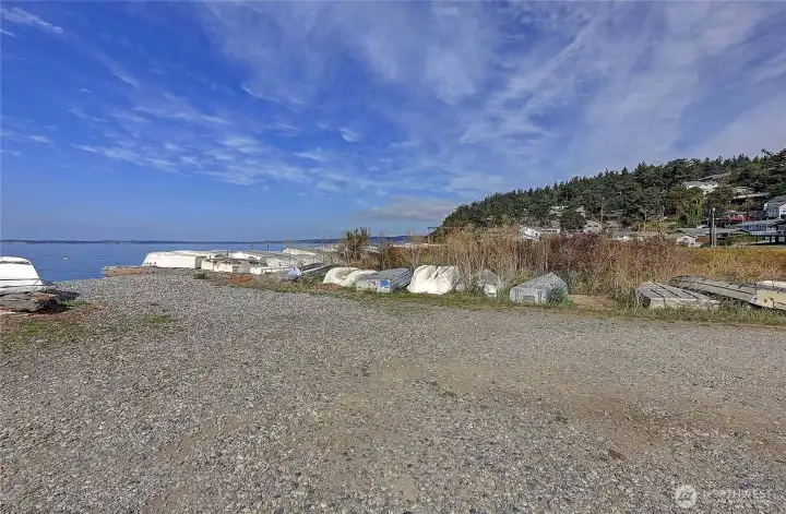 Leave your dingy at the beach shore with your beach access steps away