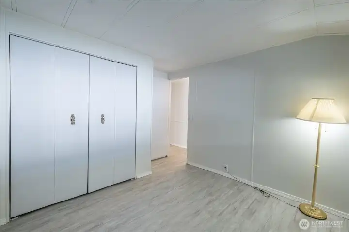 Guest bedroom/office