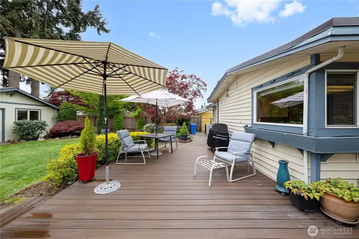Deck in Back Yard