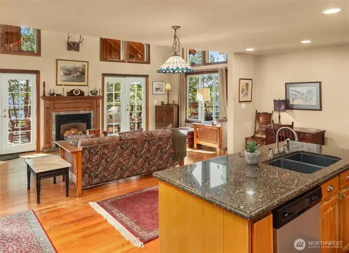 Airy flow throughout.