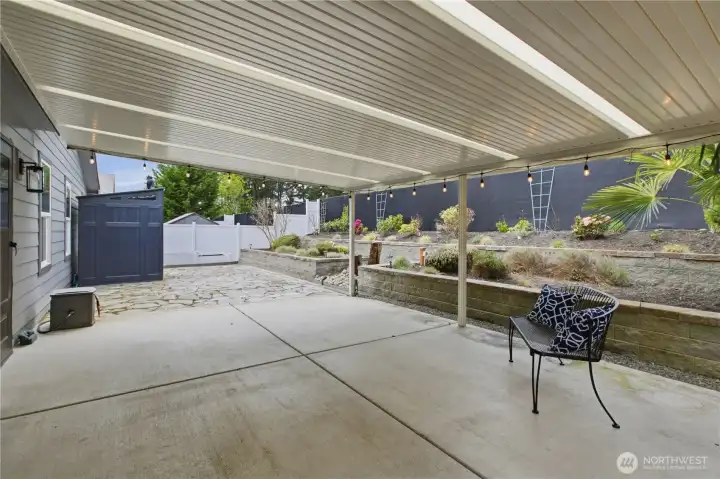 Covered patio area to enjoy the outdoors in all weather