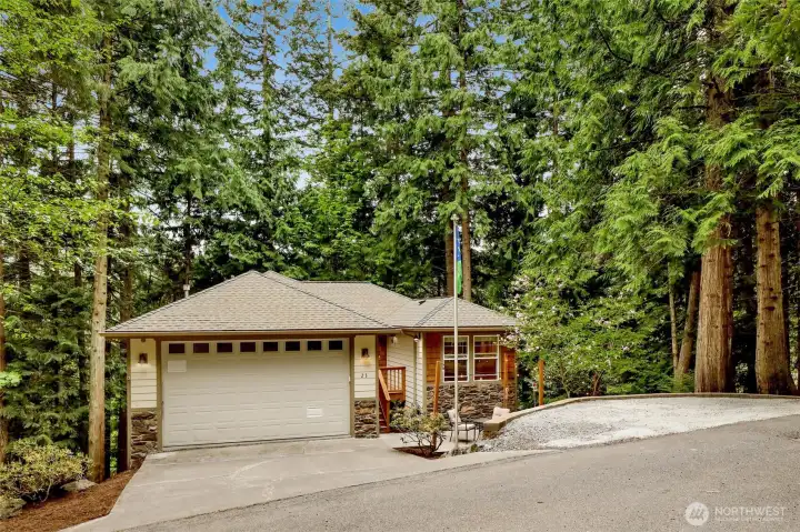 Welcome to 23 Granite Circle! This home features two separate living spaces across 3 floors. Welcome to 23 Granite Circle! This home features two separate living spaces across 3 floors.