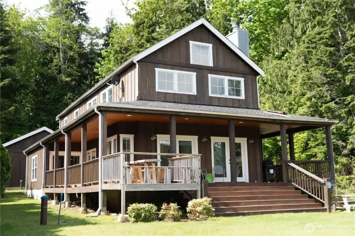 Welcome to your home on the lake.
